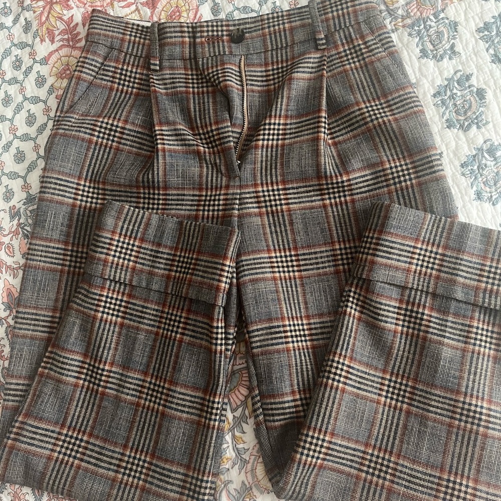 Aritzia Wilfred alto checkered trouser cropped pleated cuff size 2